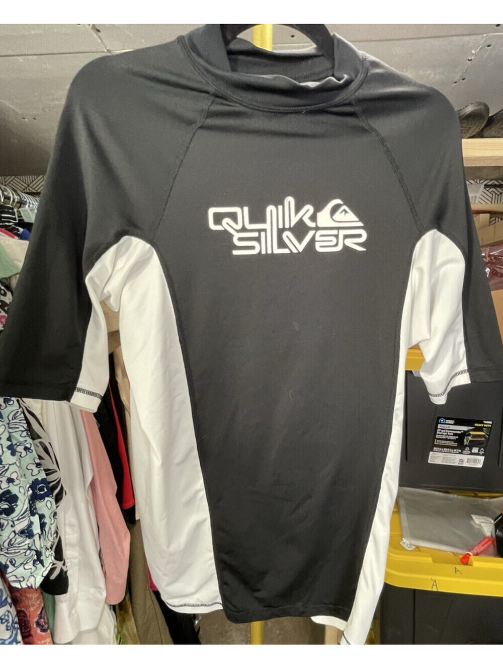 Quiksilver UV tech Mens Rash Guard XL Short Sleeve Swim Shirt Style 801309S